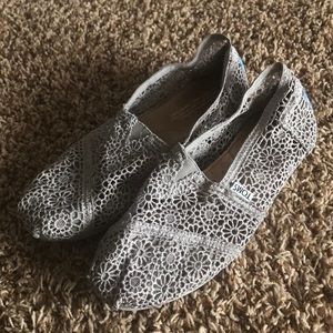 Women’s toms shoes